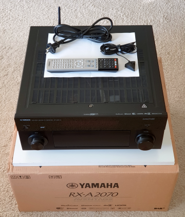 YAMAHA RX-A2070 hemmabio receiver i svart