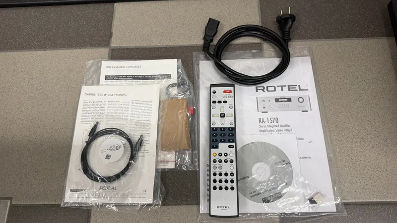 Focal Chorus 826W + Rotel RA-1570 &ndash; kan s&auml;ljas separat - Bild 6 av 6