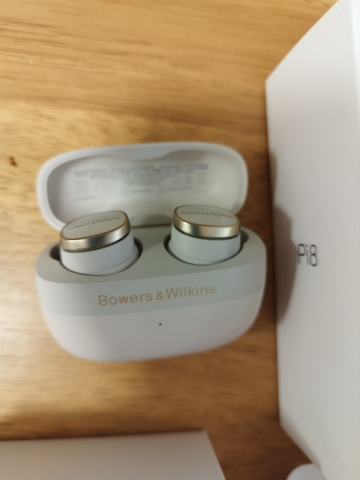 Bowers & Wilkins pi8