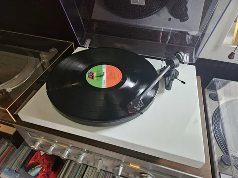 Pro-Ject Debut Carbon Evo mk1