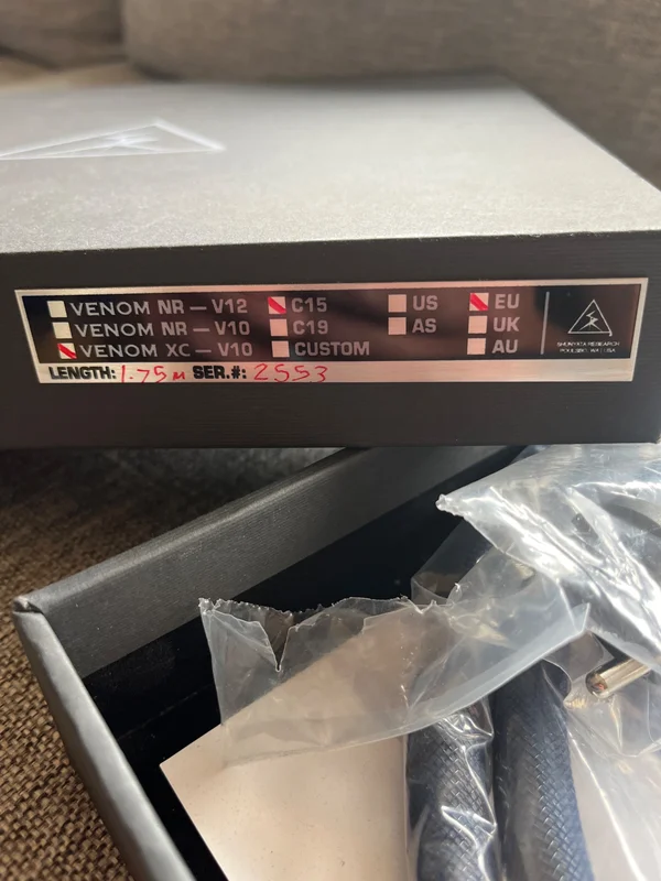 Shunyata venom xc v10 Shunyata venom xc v10 - Bild 2 av 2