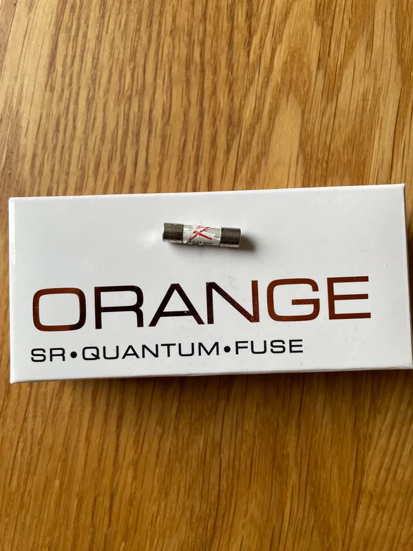 SYNERGISTIC RESEARHC ORANGE FUSE 5X20mm 6.3A - Bild 1 av 2