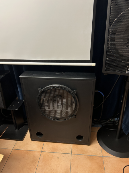 JBL HiFi JBL M2 utmanare till kaffepris med Crown förstärkare och BSS DSP  - Bild 4 av 4