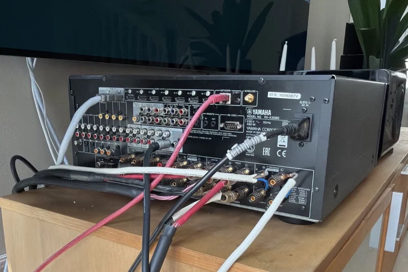 Yamaha hemmabioreceiver svart RX-A3060 - Bild 4 av 5