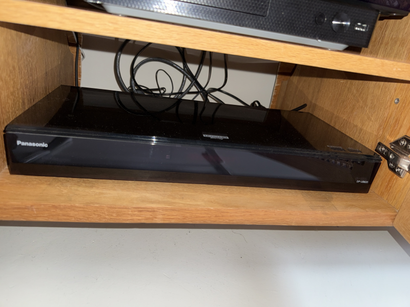 Panasonic dp-ub820  - Bild 1 av 2