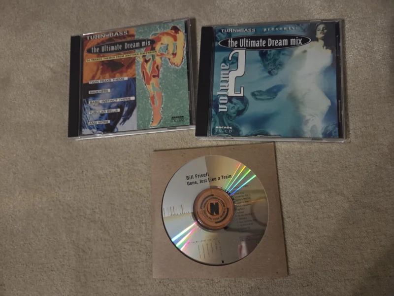 Cd skivor  - Bild 2 av 2