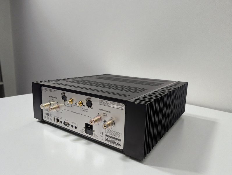 Mark Levinson No. 5302 Mark Levinson No. 5302 - Bild 3 av 4