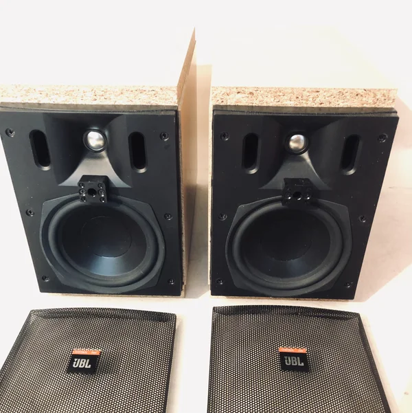 JBL Control 25AV i nya l&aring;dor i absolut toppskick  - Bild 5 av 12