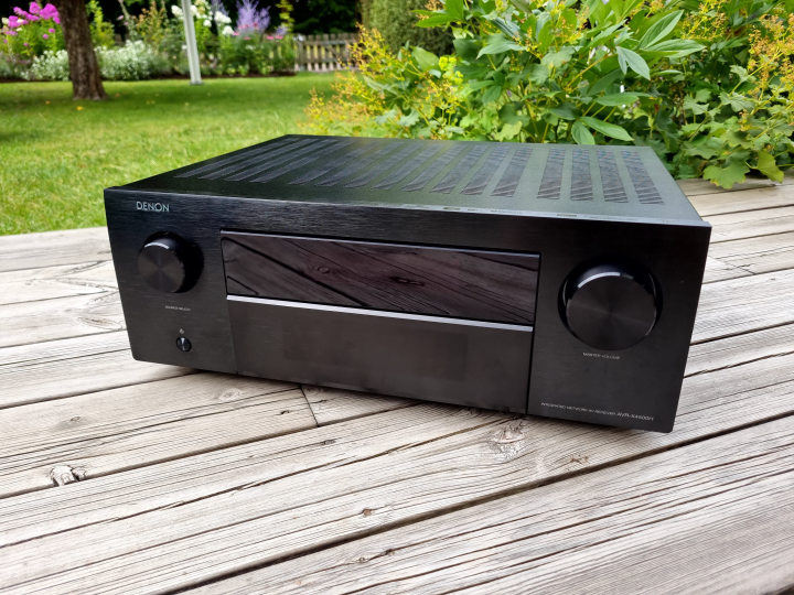 Denon AVR-X4500H receiver med 11.2 kanaler i toppskick