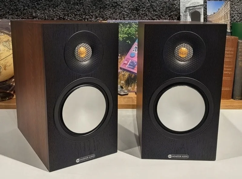 Monitor Audio Bronze 50 7G + Dynaudio Stand 3 - Billede 1 af 2