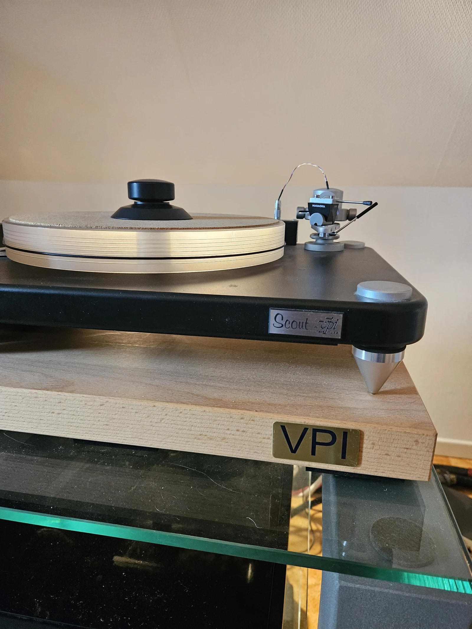 Vpi scout med simaudio moon lp 310. riaa