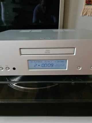 Cambridge Azur 740C