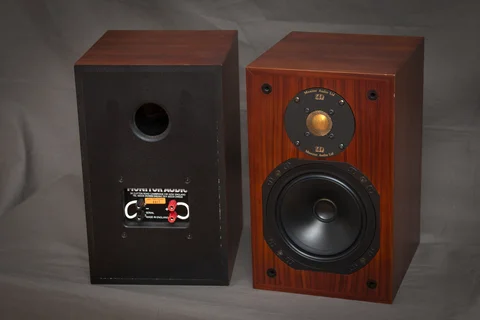 Monitor Audio MA 700 Gold