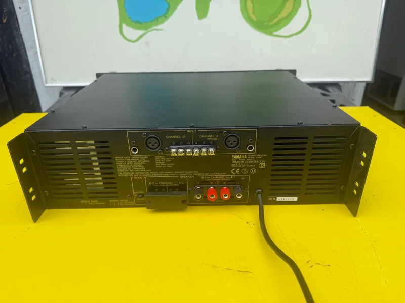 YAMAHA P1500  - Bild 2 av 2