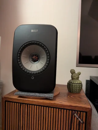 KEF LSX, Svart