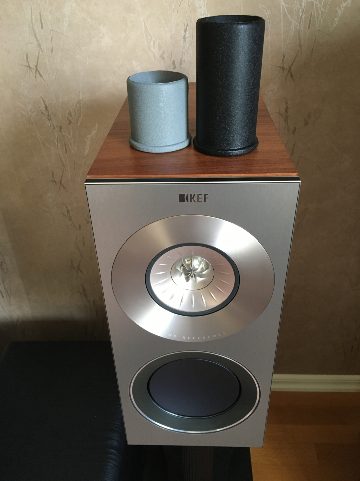 KEF R1 