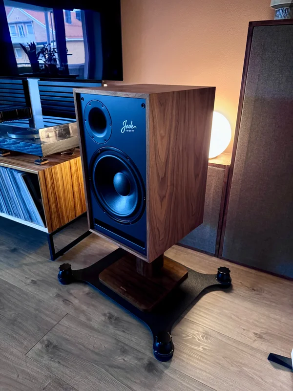 Pylon Audio Jade 20 med originale stativer - Bild 8 av 13
