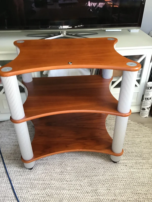 Solid Tech Rack - Bild 1 av 2