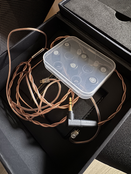 Moondrop Variations - Bild 2 av 4