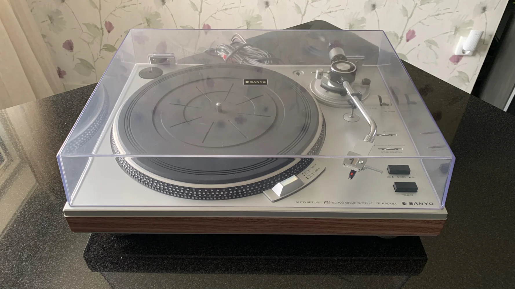 Sanyo TP 1010 UM Vintage skivspelare