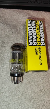 Sylvania Yellow Label 6SN7GTB NOS rör.