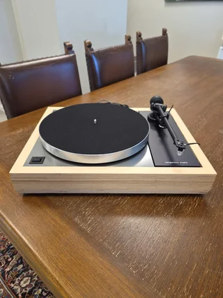 Linn Lp 12, WoodRock plinth, Linn Akito 1 J7 renoverad och uppgraderad, AT VM95 Ebk + RigB 9
