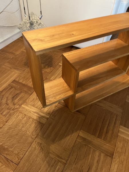 Hylla i massiv EK till Rull o kasettband  - Bild 2 av 4