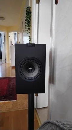 Kef Q150 svarta