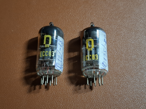 ECC83 (12AX7) RFT (Östtyskland) NOS 70 tal Radiorör