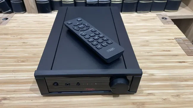 Rega IO - Image 3 of 4