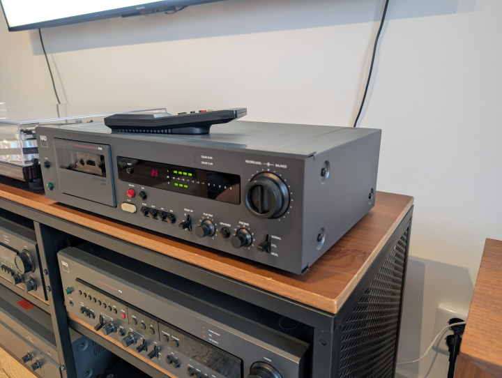 NAD 6100 Monitor Series  Nyservad!