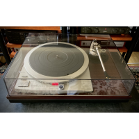 Pedant skött Technics SL 1025 Skivspelare.