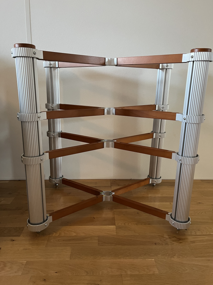 Solid Tech. Rack of Silence