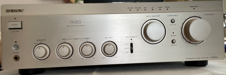 Sony TA-FA3ES, guldfärgad förstärkare från ES serien