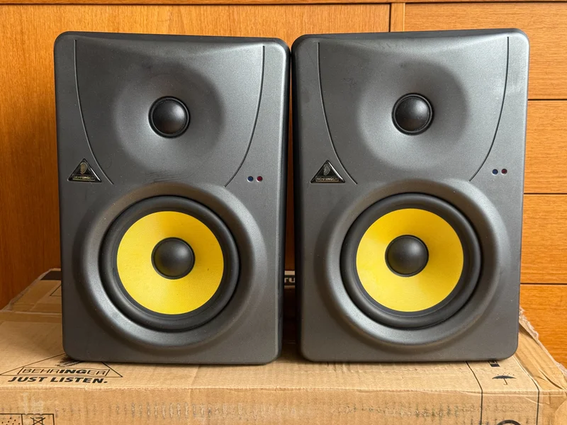 Professionella aktiva studiomonitorer! Extremt prisv&auml;rda Behringer B1030A - Bild 4 av 4