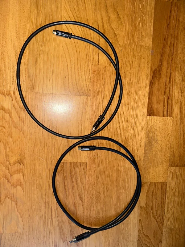 M&auml;ngder av blandade hifi tillbeh&ouml;r  - Bild 11 av 24