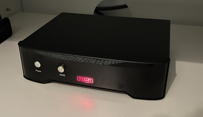 Rega Planar 8 + IsoAcoustics ZaZen I - Bild 2 av 2