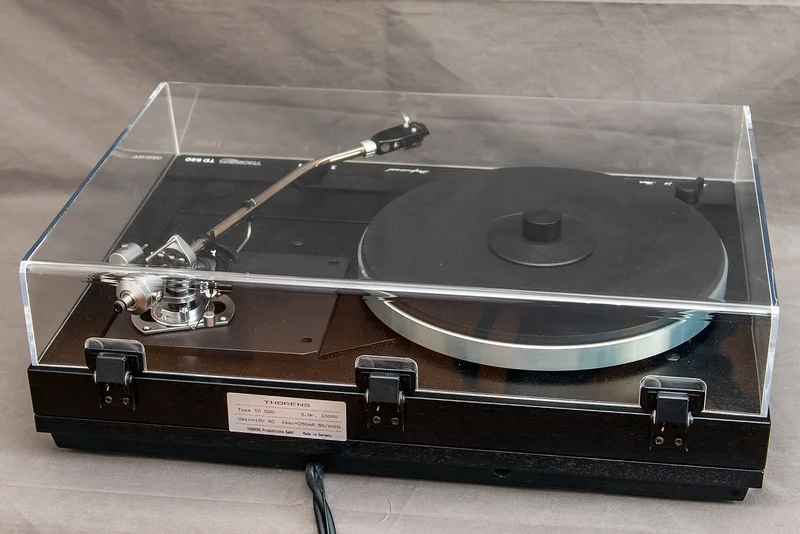 Thorens TD520 - Kuva 6 / 8