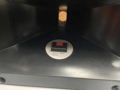 JBL 2370 