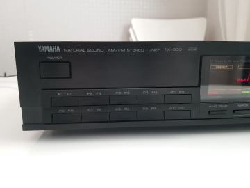 Yamaha TX-500 Natural Sound AM/FM Stereo Tuner