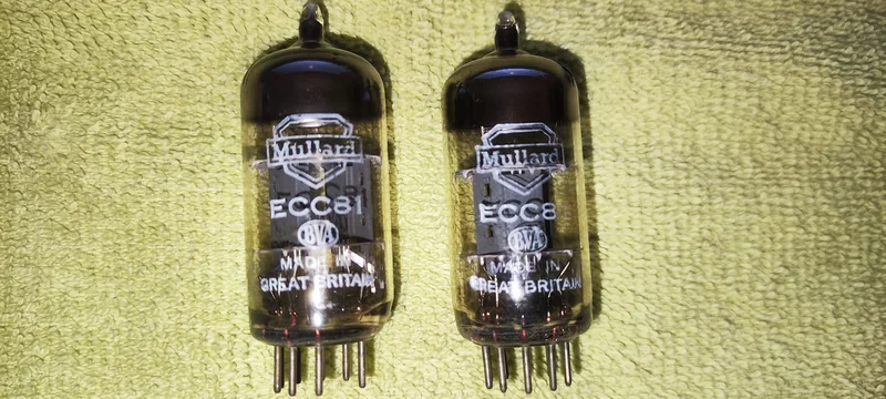 Matchat par Mullard ECC81/12AT7 samma kod fr&aring;n Blackburn-fabriken &aring;r 60! - Bild 1 av 5