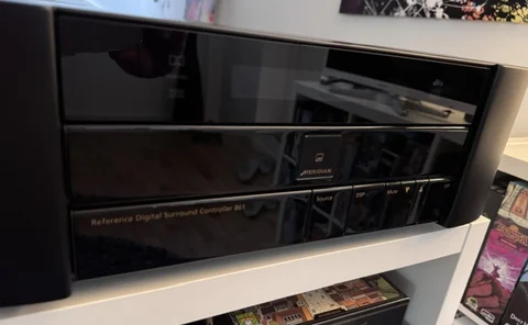 Meridian 861v8 Reference Digital Surround Sound Controller