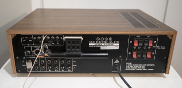 Akai AA-1020 AM/FM Stereo Receiver (1976-79)