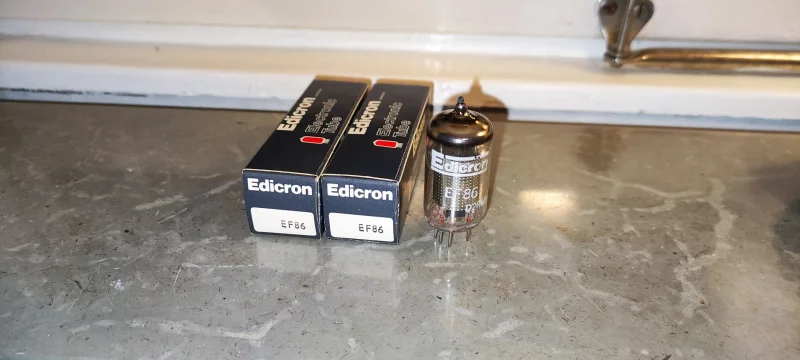 2 st NOS Edicron EF86/6267 kod:D2RM9 60-70 talet. Testade låter bra. 2 st NOS Edicron EF86/6267 kod:D2RM9 60-70 talet. Testade låter bra. - Bild 2 av 4
