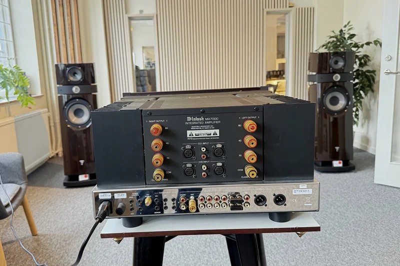 McIntosh-MA7000 - Begagnad förstärkare McIntosh-MA7000 - Begagnad förstärkare - Bild 2 av 3