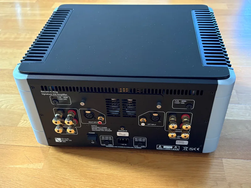 PS Audio BHK Signature 250 Slutsteg - Bild 2 av 2