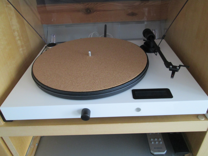 PRO-JECT Juke Box it