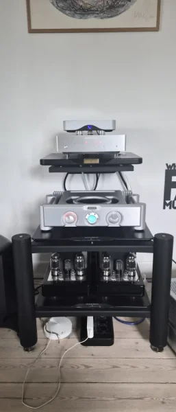 Audio magic rack and turntable shelf - Bild 1 av 1
