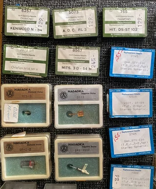Samling Vintage Skivspelarn&aring;lar (NOS) &ndash; Nagaoka, Shure, Philips, B&O, Sony, HUCO, Gamma