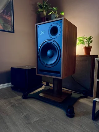 Pylon Audio Jade 20 med originale stativer